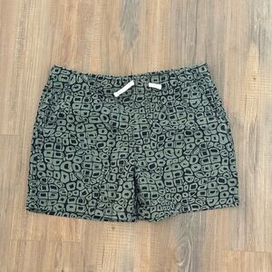 Patterned Athletic Shorts - Black and Gray